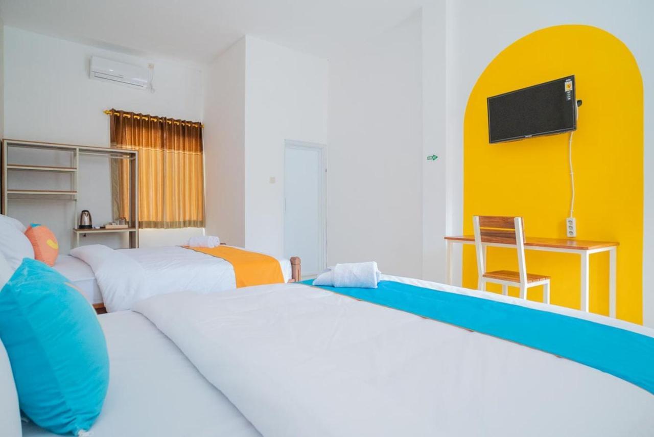 Sans Hotel Queen Batu Sumber Brantas Экстерьер фото