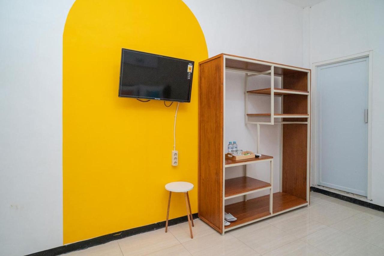 Sans Hotel Queen Batu Sumber Brantas Экстерьер фото